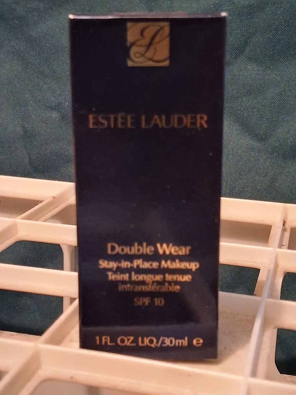 Estee Lauder Double Wear Foundation Box - Cool Vanilla